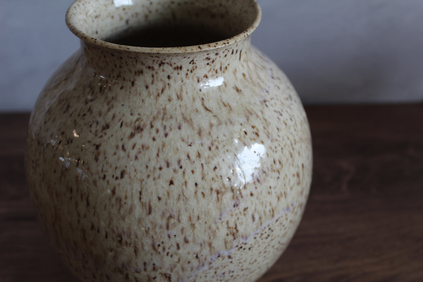 Pebbled Curve Vase