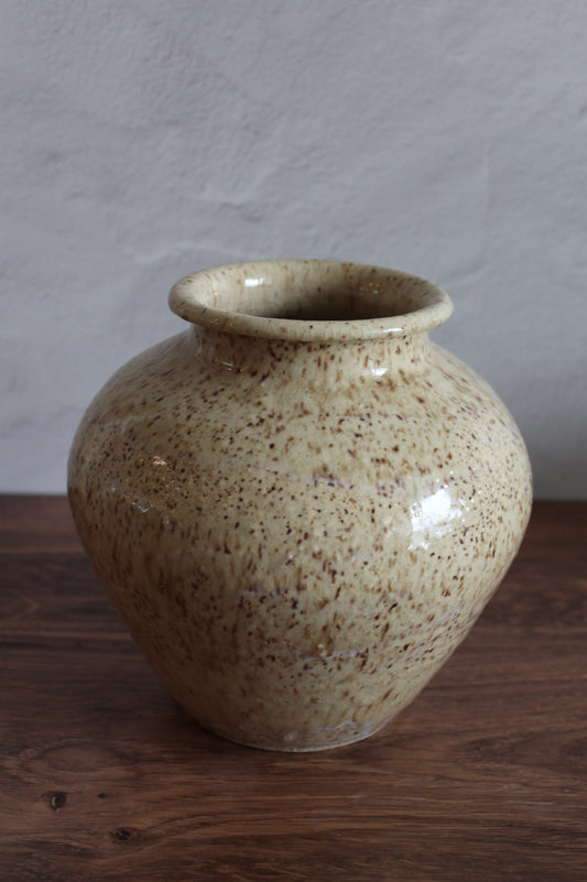Pebbled Rise Vase